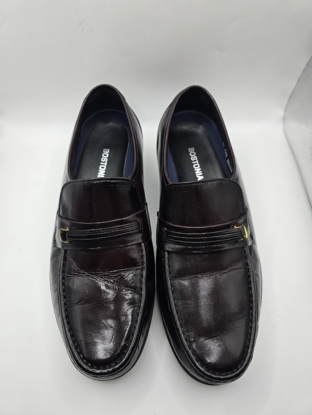 Bostonian Men's Dark Brown Leather Loafers with Gold Accent. Preowned Mens 8.5